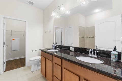Townhouse in Brandon, Florida 3 bedrooms, 172.8 sq.m. № 2415387 - photo 13