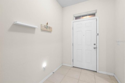 Townhouse in Brandon, Florida 3 bedrooms, 172.8 sq.m. № 2415387 - photo 4