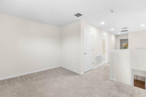 Townhouse in Brandon, Florida 3 bedrooms, 172.8 sq.m. № 2415387 - photo 15