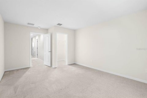 Townhouse in Brandon, Florida 3 bedrooms, 172.8 sq.m. № 2415387 - photo 18