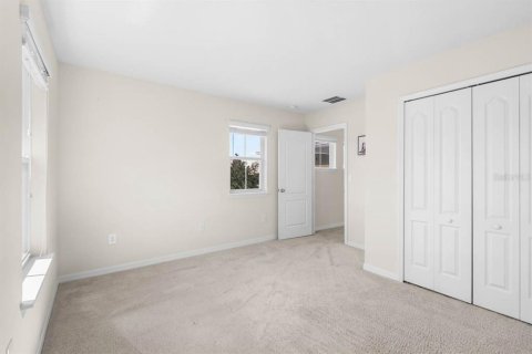 Townhouse in Brandon, Florida 3 bedrooms, 172.8 sq.m. № 2415387 - photo 19