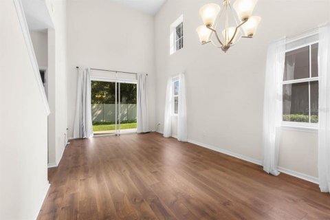 Townhouse in Brandon, Florida 3 bedrooms, 172.8 sq.m. № 2415387 - photo 8