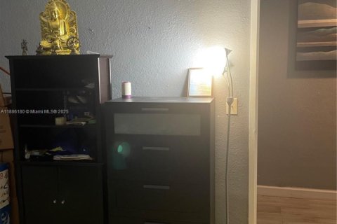 Condominio en alquiler en Hallandale Beach, Florida, 1 dormitorio, 81.57 m2 № 1943819 - foto 16