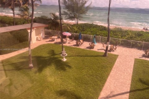 Condominio en alquiler en Hallandale Beach, Florida, 1 dormitorio, 81.57 m2 № 1943819 - foto 5