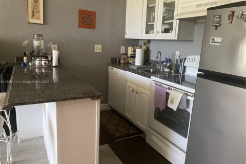 Condominio en alquiler en Hallandale Beach, Florida, 1 dormitorio, 81.57 m2 № 1943819 - foto 12