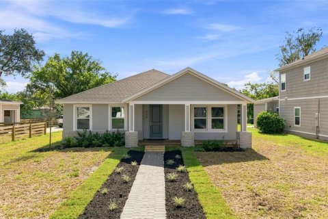 House in Sanford, Florida 3 bedrooms, 173.73 sq.m. № 2289533
