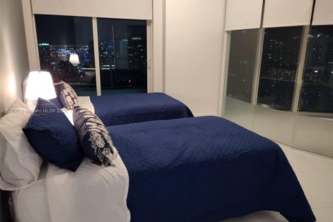 Condo in Miami, Florida, 3 bedrooms  № 2014593 - photo 15