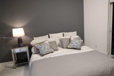 Condo in Miami, Florida, 3 bedrooms  № 2014593 - photo 14