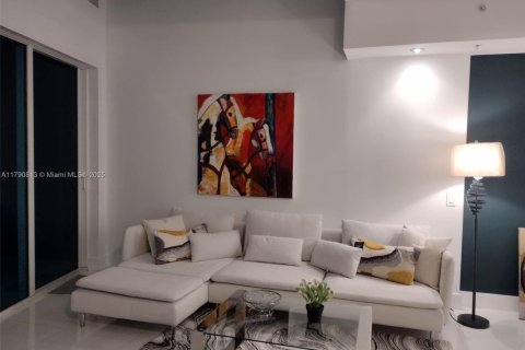 Condo in Miami, Florida, 3 bedrooms  № 2014593 - photo 9