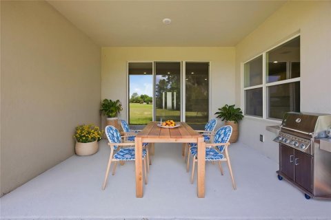 House in Inverness, Florida 4 bedrooms, 230.21 sq.m. № 2214874 - photo 2