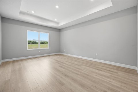 House in Inverness, Florida 4 bedrooms, 230.21 sq.m. № 2214874 - photo 24