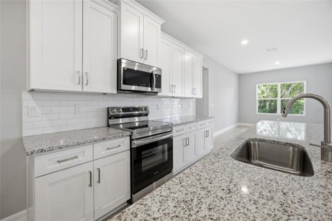 House in Inverness, Florida 4 bedrooms, 230.21 sq.m. № 2214874 - photo 16