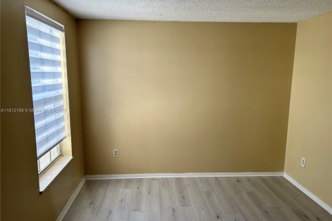 Villa ou maison à louer à Pembroke Pines, Floride: 3 chambres, 100.06 m2 № 1966812 - photo 11