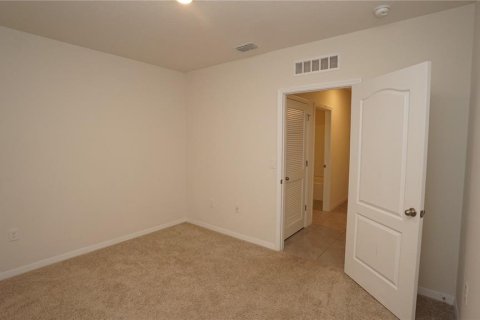 House in Saint Cloud, Florida 3 bedrooms, 150.5 sq.m. № 1916527 - photo 16