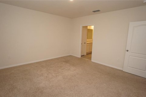 House in Saint Cloud, Florida 3 bedrooms, 150.5 sq.m. № 1916527 - photo 11