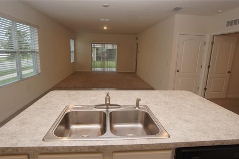 House in Saint Cloud, Florida 3 bedrooms, 150.5 sq.m. № 1916527 - photo 7