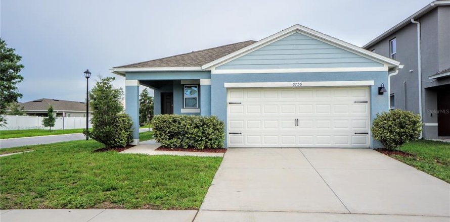 Casa en Saint Cloud, Florida 3 dormitorios, 150.5 m2 № 1916527