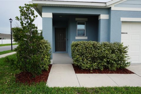 House in Saint Cloud, Florida 3 bedrooms, 150.5 sq.m. № 1916527 - photo 4