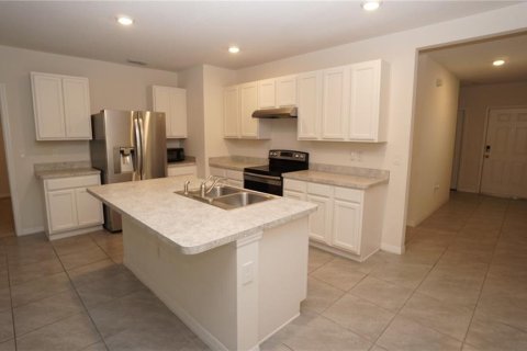 House in Saint Cloud, Florida 3 bedrooms, 150.5 sq.m. № 1916527 - photo 6