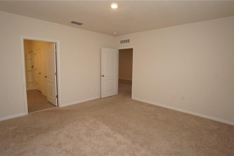 House in Saint Cloud, Florida 3 bedrooms, 150.5 sq.m. № 1916527 - photo 12