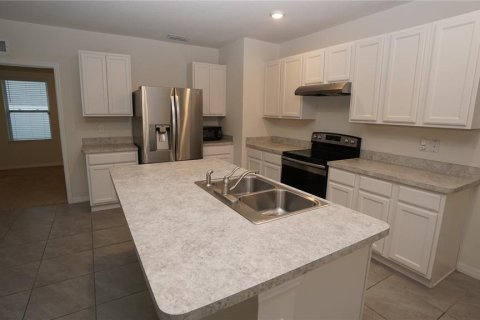 House in Saint Cloud, Florida 3 bedrooms, 150.5 sq.m. № 1916527 - photo 5