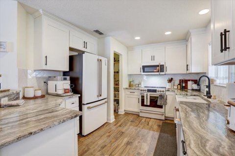 Casa en venta en Riverview, Florida, 4 dormitorios, 178.19 m2 № 1740472 - foto 9