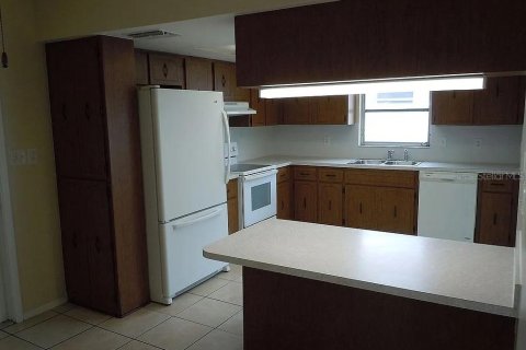 Casa en venta en Port Richey, Florida, 2 dormitorios, 131.27 m2 № 1883460 - foto 13