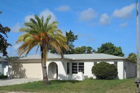 Casa en venta en Port Richey, Florida, 2 dormitorios, 131.27 m2 № 1883460 - foto 1