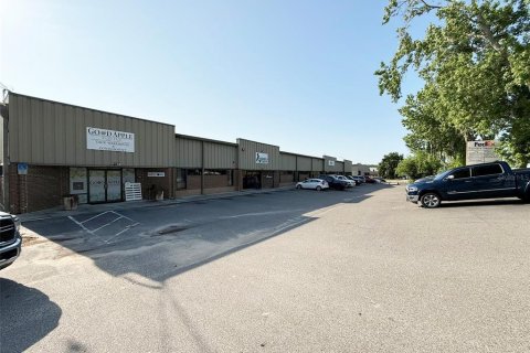 Propiedad comercial en alquiler en Ocala, Florida № 1675659 - foto 2