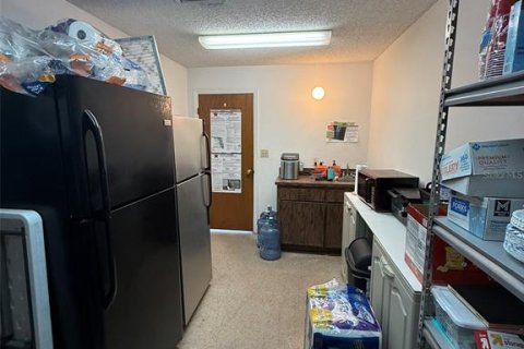 Propiedad comercial en alquiler en Ocala, Florida № 1675659 - foto 8
