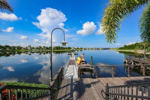 House in Apollo Beach, Florida 4 bedrooms, 283.54 sq.m. № 2277226 - photo 27