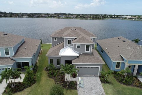 House in Apollo Beach, Florida 4 bedrooms, 283.54 sq.m. № 2277226 - photo 3