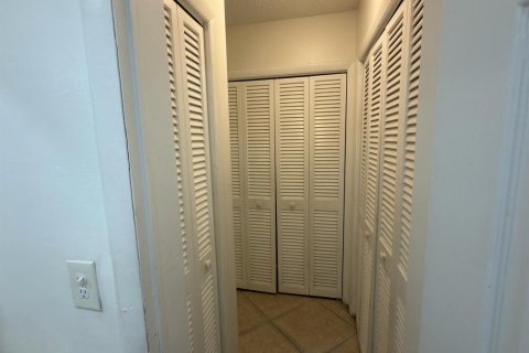 Appartement à louer à Boca Raton, Floride: 2 chambres, 92.44 m2 № 2380183 - photo 10