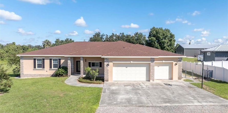 Villa ou maison à Dover, Floride 5 chambres, 313.55 m2 № 2429614