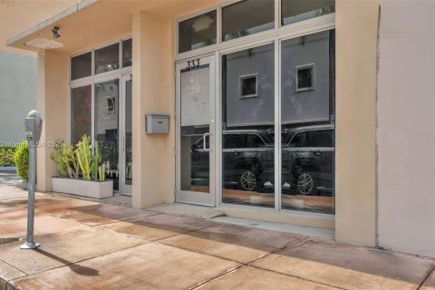 Propiedad comercial en venta en Coral Gables, Florida № 2013934 - foto 24