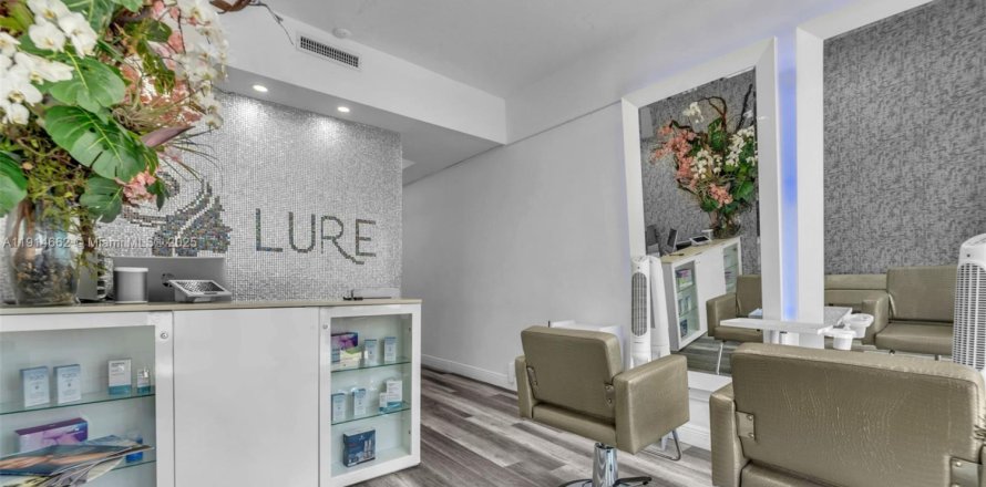 Propiedad comercial en Coral Gables, Florida № 2013934