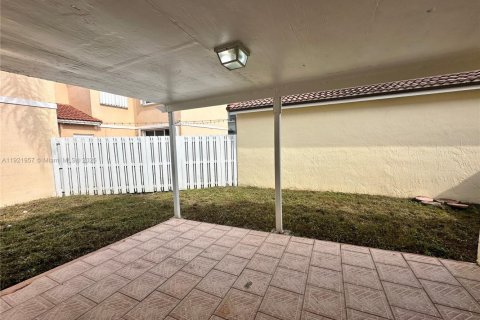 Villa ou maison à vendre à Pembroke Pines, Floride: 3 chambres, 125.98 m2 № 1975913 - photo 12