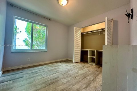 Villa ou maison à vendre à Pembroke Pines, Floride: 3 chambres, 125.98 m2 № 1975913 - photo 9