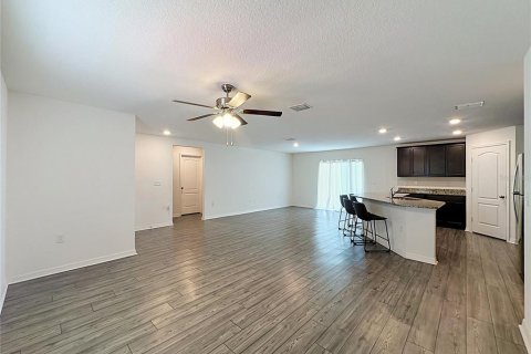 House in Poinciana, Florida 3 bedrooms, 134.43 sq.m. № 2222117 - photo 6