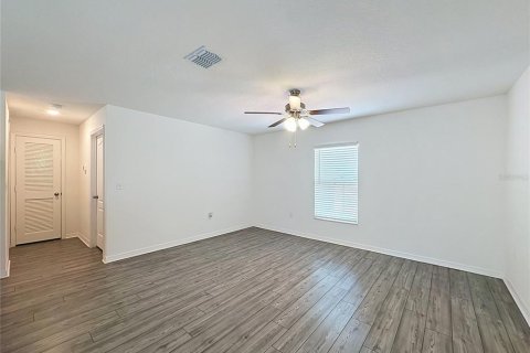 House in Poinciana, Florida 3 bedrooms, 134.43 sq.m. № 2222117 - photo 4