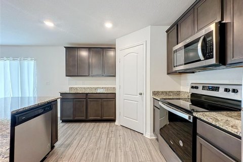 House in Poinciana, Florida 3 bedrooms, 134.43 sq.m. № 2222117 - photo 9