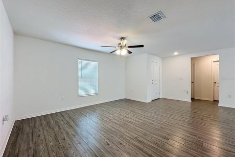 House in Poinciana, Florida 3 bedrooms, 134.43 sq.m. № 2222117 - photo 3