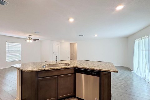 House in Poinciana, Florida 3 bedrooms, 134.43 sq.m. № 2222117 - photo 10