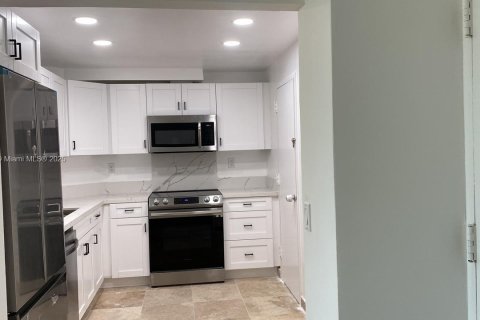 Condo in Sunny Isles Beach, Florida, 2 bedrooms  № 1926683 - photo 5
