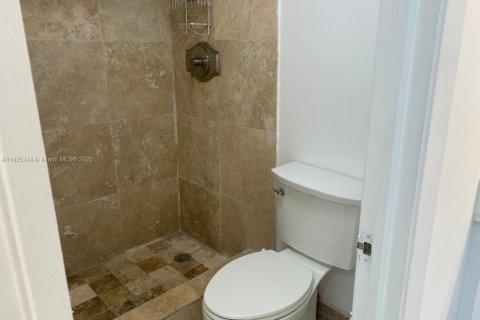 Condo in Sunny Isles Beach, Florida, 2 bedrooms  № 1926683 - photo 12