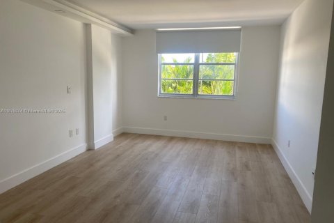 Condo in Sunny Isles Beach, Florida, 2 bedrooms  № 1926683 - photo 21