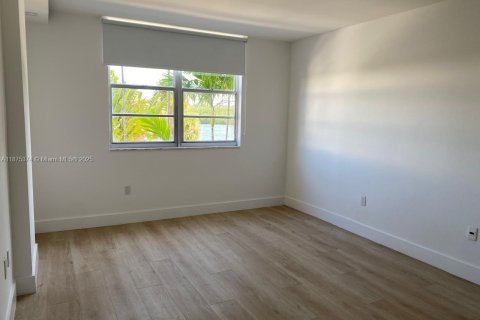 Condo in Sunny Isles Beach, Florida, 2 bedrooms  № 1926683 - photo 20