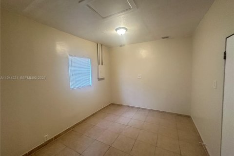 House in Dania Beach, Florida 3 bedrooms, 83.52 sq.m. № 2000649 - photo 24