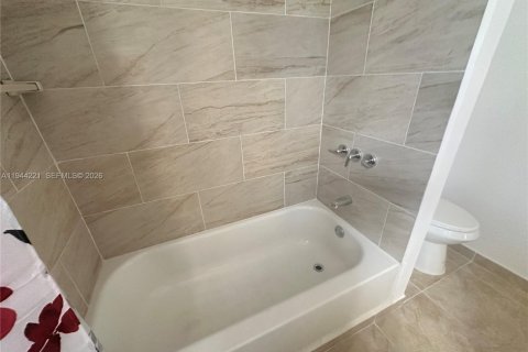 House in Dania Beach, Florida 3 bedrooms, 83.52 sq.m. № 2000649 - photo 28