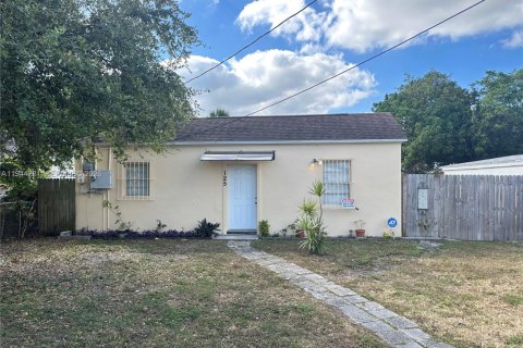 House in Dania Beach, Florida 3 bedrooms, 83.52 sq.m. № 2000649 - photo 22